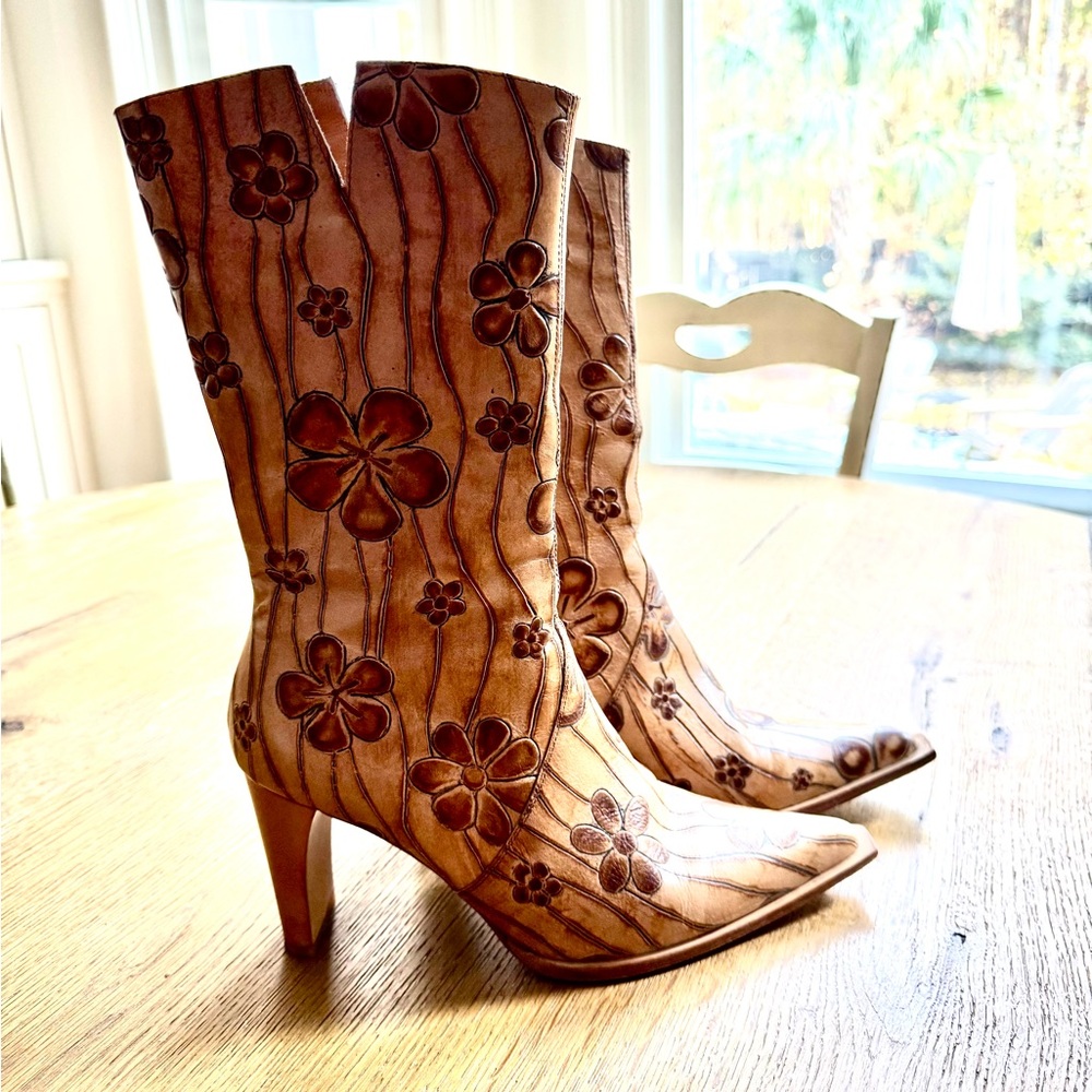Cafe Noir Flower Floral Patterned Tan Heeled Boots
